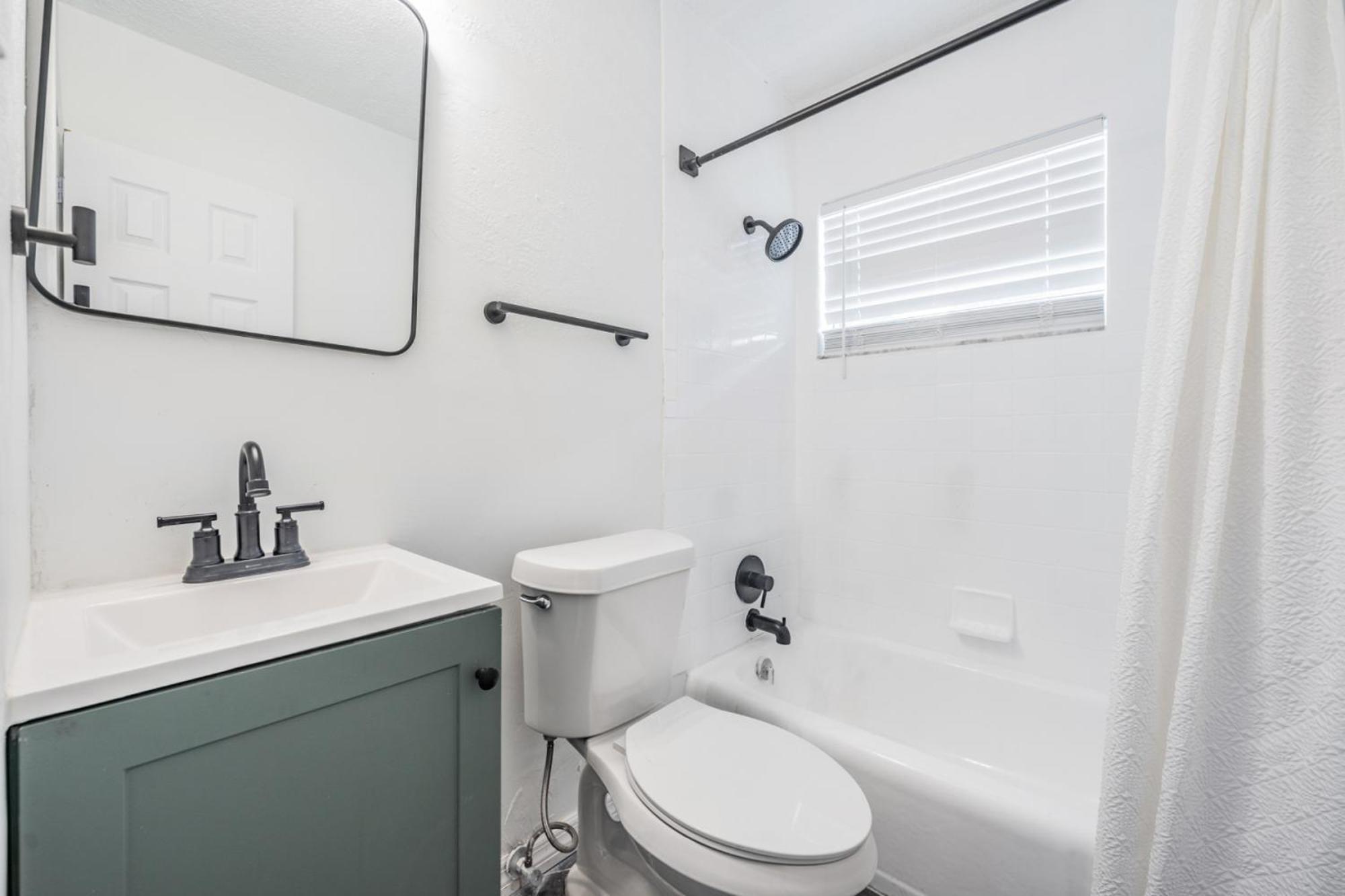 Spacious Studio Apartment Near Nightlife & Dining! St. Petersburg Ngoại thất bức ảnh